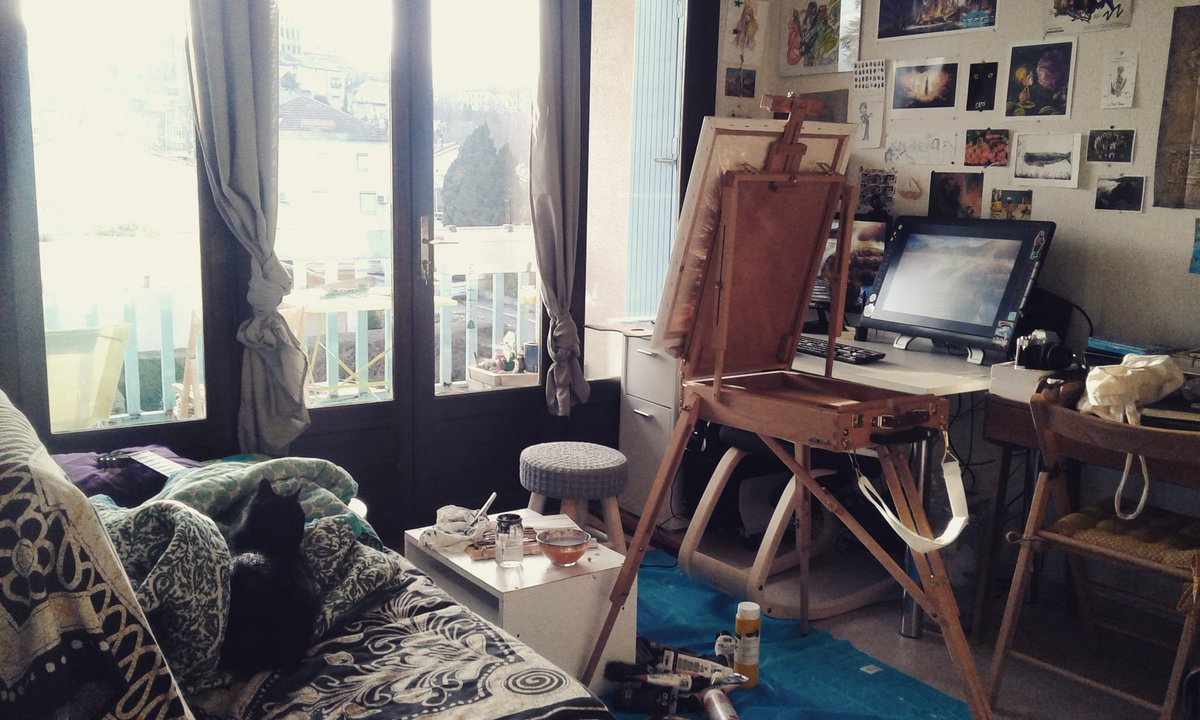LucioLHili's tweet photo. L'organisation j'en connais un rayon.
[Struggling with space]
#spacework #artist #studio #painting #easel #cintiq #22HD #wacom #Art #cat https://t.co/QMPMlSESRc