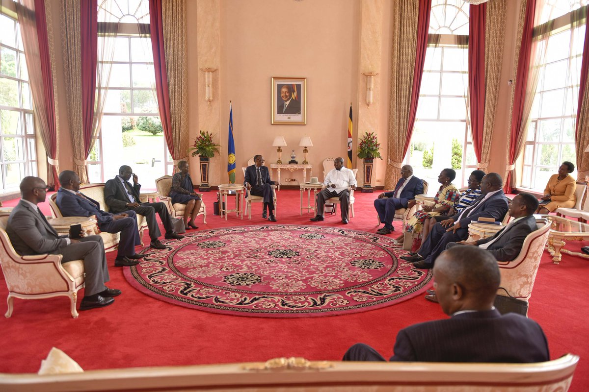 KagutaMuseveni's tweet image. Glad to receive His Excellency @PaulKagame to Uganda on a one-day working visit. We shall hold discussions on areas of mutual interest.