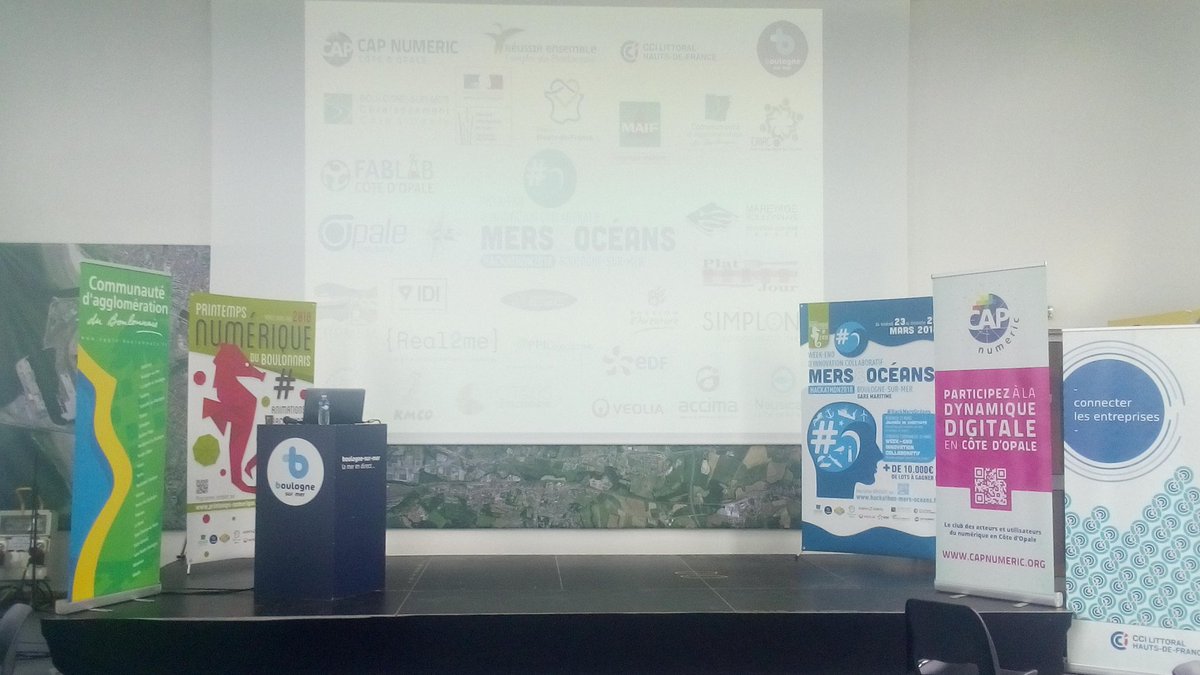 À 16h, c'est l'épreuve de la présentation orale pour les participants. Il faudra monter sur la scène et défendre son projet devant le jury ! #HackMersOceans