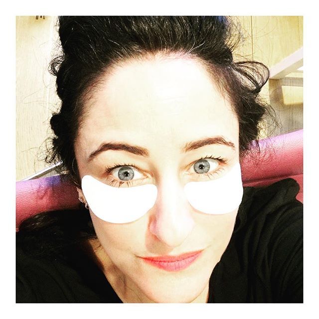 Time to tackle these puffy eyes! Adore these @masquebaruk eye patches..wish they made these for lids 👁👁 #eyemask #puffyeyes #darkcircles #beauty #skincare #skincareover40 #skincareover50 .
.
.
.
.
.
.
.
.
.
#50plusbeauty #50plusblogger #50plusskincare #50plusandfabulous #50p…
