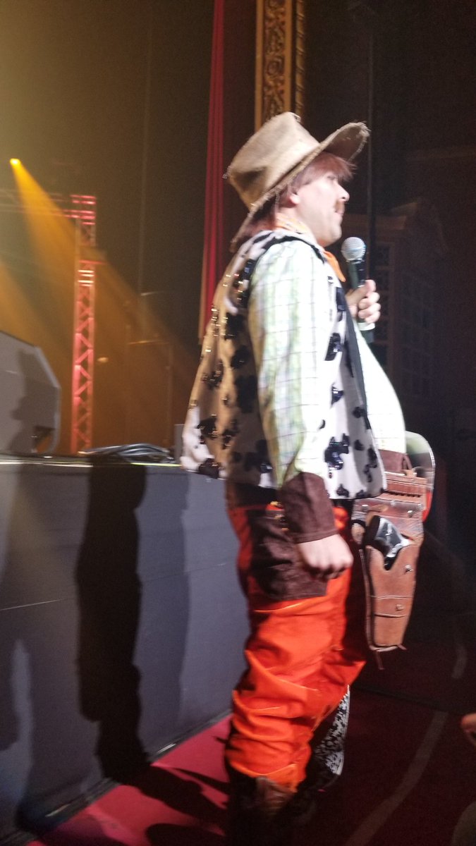 #omarchaparro aqui esta la foto de Wichita Kansas que pediste. Gran espectaculo, tu fiel admiradora.. puro chihuahua!