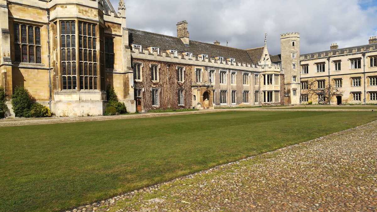 kike_estelles's tweet image. Leaving UK after working two days at the Microsoft Research Center in Cambridge with the @hcomp_conf program committee. Great people. Great place #crowdsourcing #humancomputation #hcomp2018