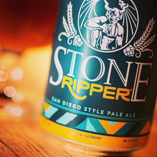 Einen schönen Sonntag Euch allen. Zeit ein gutes Bier zu trinken. Dieses hier zum Beispiel.
--
Have a nice Sunday everyone. Time to drink a good beer. This one for example. 
#stonebrewing #stoneberlin #stoneuk #berlin #europe #craftbeer #paleale #ripper … ift.tt/2DSYnMt