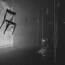 3loly_a's tweet photo. ⁽‘✿🎻💭✿’⁾ 

.
 نظن اننا نسيانهم 
فيأتي موقف صغير 
ليسترجع ذكرياتهم 
بحلوها ومرها ..
تباً لمن اصبح عالقاً 
بين ماضي لن ينسى
وحاضر لا ينتهي
تباً لقلبٍ يعشقك دون توقف 
تباً لنفس�� استنشقه لا يعطرة هوائك
تباً لحروفاً تكتب ليست لاجلك
تباً لمحاولاتي الفاشلة بنسيانك
#خربشاتي
#كيانا https://t.co/NFNmz3aAqu