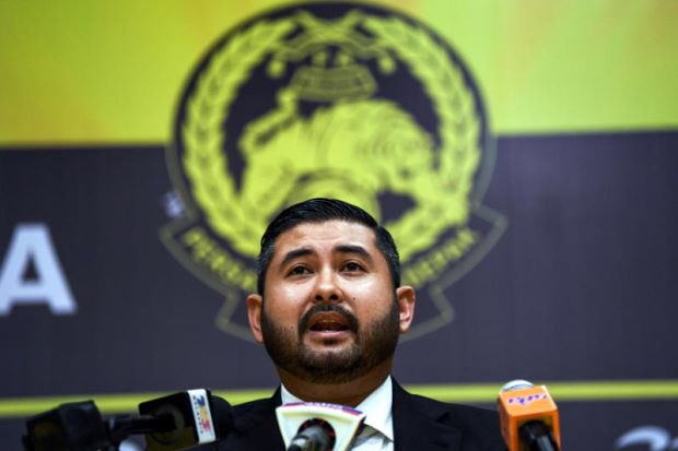 TeamMsia's tweet image. TERKINI: DYAM Mejar Jeneral Tunku Ismail Ibni Sultan Ibrahim melepaskan jawatan baginda sebagai Presiden @FAM_Malaysia sebentar tadi. #KamiTeamMalaysia