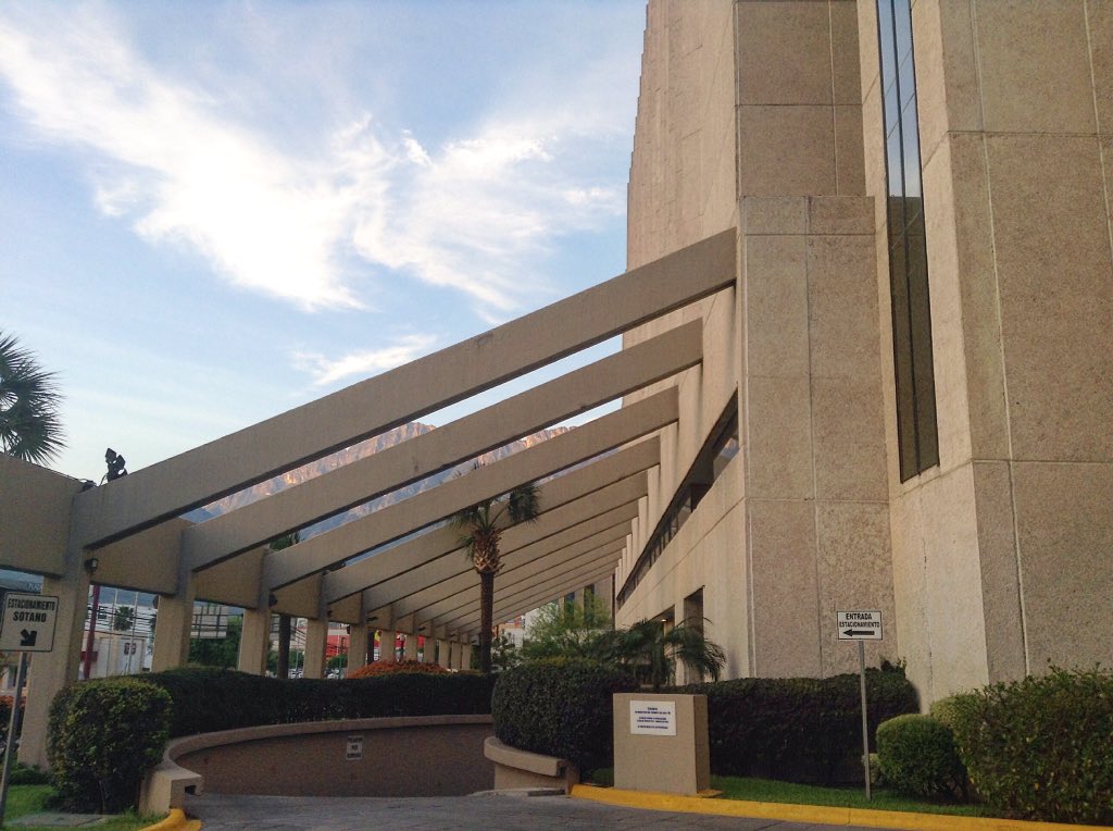 SeguirBEST's tweet image. Hotel #MSMilenium, una reliquia vintage en #SanPedro, #Monterrey, #NuevoLeón. Es un viaje en el tiempo a los 80&apos;s, la decoración, el papel tapiz, el restaurante...