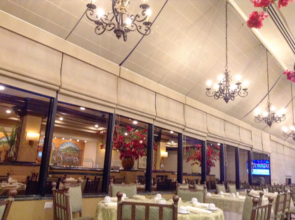 SeguirBEST's tweet image. Hotel #MSMilenium, una reliquia vintage en #SanPedro, #Monterrey, #NuevoLeón. Es un viaje en el tiempo a los 80&apos;s, la decoración, el papel tapiz, el restaurante...