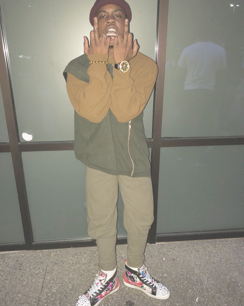BillyDTrapH's tweet photo. I’m Billy’D TrapHippie, but frfr just call me “Billy”

Location: #Atlanta,Ga
Major: Agricultural Plant Science 
Class: The Vision Class (2020)

#USBtheplug #UsbDripChallenge #UAPB_RYS18 #Lane_RYS18 #UNCFSU_RYS18 https://t.co/pBoY2zn9aU