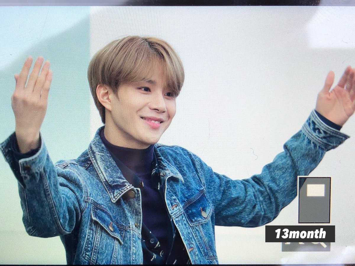 980219_13's tweet photo. 180325 코엑스 팬사인회 하트하트 💛
#JUNGWOO #NCT #정우 https://t.co/6xNsjzKdp1