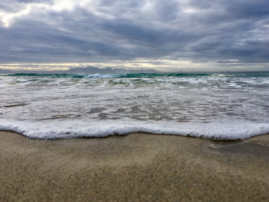 mrsngood's tweet image. #Autumn #SundayMorning #MelancholicMood #Colours #Ocean #Shoreline #BeachSand #Vegetation #GorgeousMorning #ThankFullHeart #CapeTown #GlencairnBeach @ILoveGlencairn @GlencairnNHW @CapePoint_Route #WhiteFoamySeas