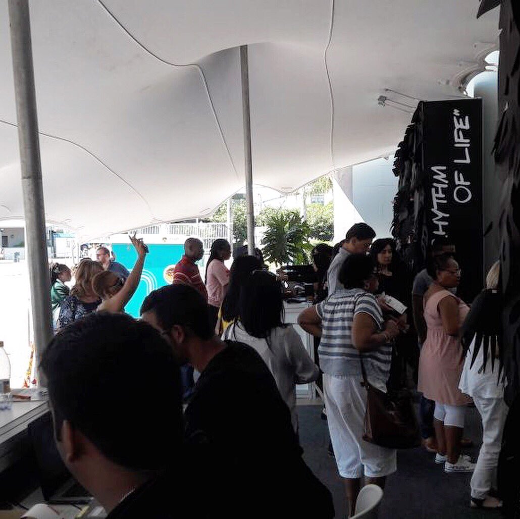 decorexSA's tweet photo. It’s the last day of Decorex Durban 2018! Get decor &amp; design inspiration for your bedroom, bathroom, living room &amp; kitchen. Visit the Gourmet Cooking Theatre for easy cooking ideas and enjoy a wide variety of foods &amp; drinks from our restaurants, bars &amp; deli. #decorexdbn18 https://t.co/1z01DYlnLg