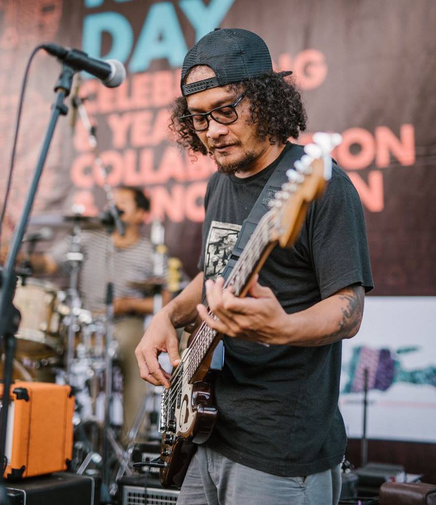 Kawan-kawan yang ingin menyumbang untuk biaya berobat Made Indra <a href="/naviculamusic/">Archipelago Rebels</a> yang tengah kritis di ICU RS Sanglah Denpasar, bisa transfer ke BCA KCU Denpasar
I Gede Roby Supriyanto <a href="/robinavicula/">Gede Robi Supriyanto</a>: 
0400064920
_______
Info Intan: 081236555790