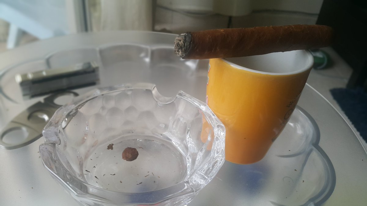 Royster2A's tweet photo. Sunday afternoon cigar and a coffee absolute bliss #coffee from @beanshipper #cigar #cuban #freshroll #aged https://t.co/cMtMsdTykS