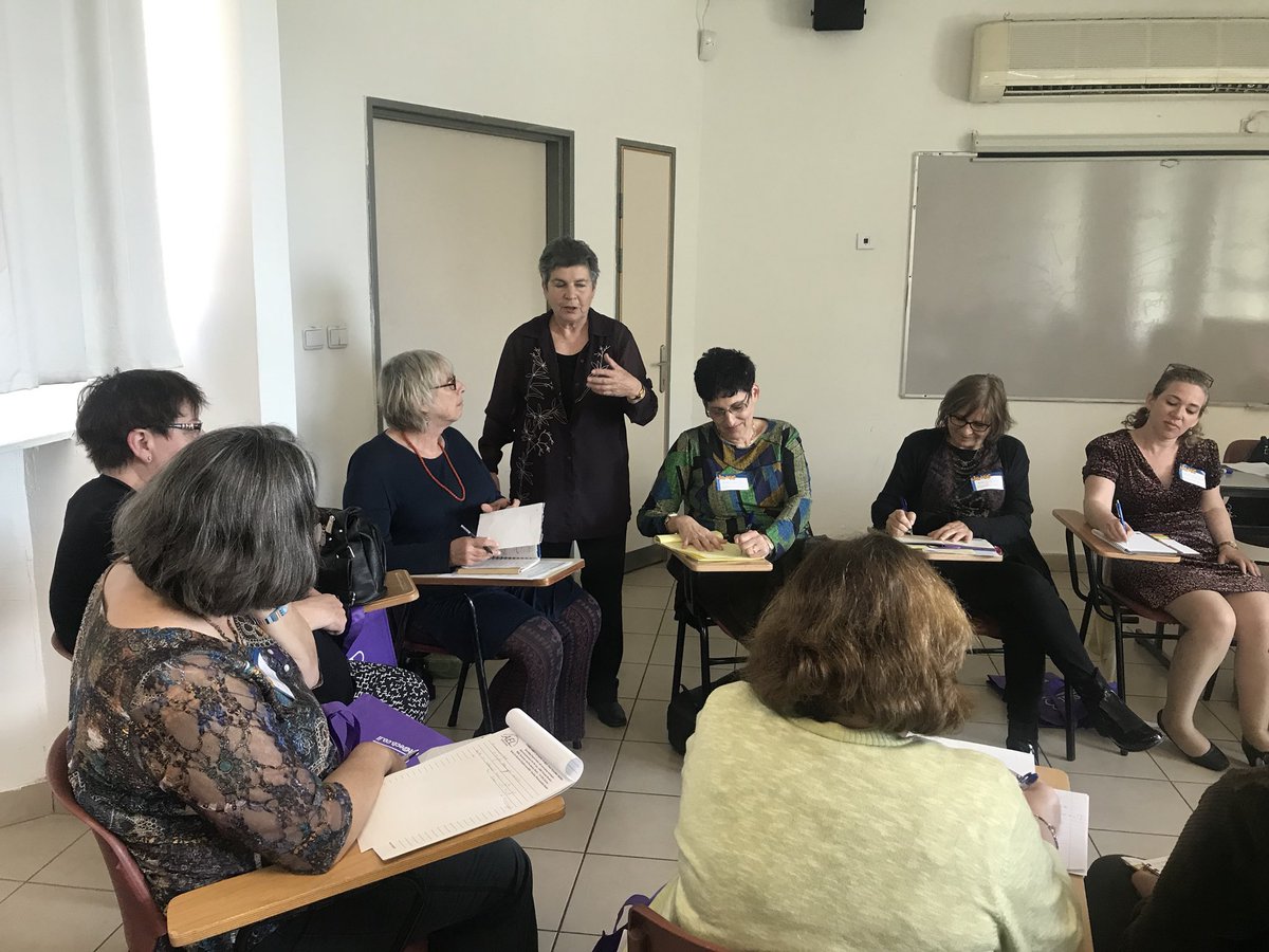 JaneCohenEFL's tweet photo. Penny Ur has us speaking, she’s timing us and making us recycle and review with the ? ‘What can you remember?’ #ETAI #iatefl @IATEFL_LAMSIG @ELTchat https://t.co/RnCdwXIBbu