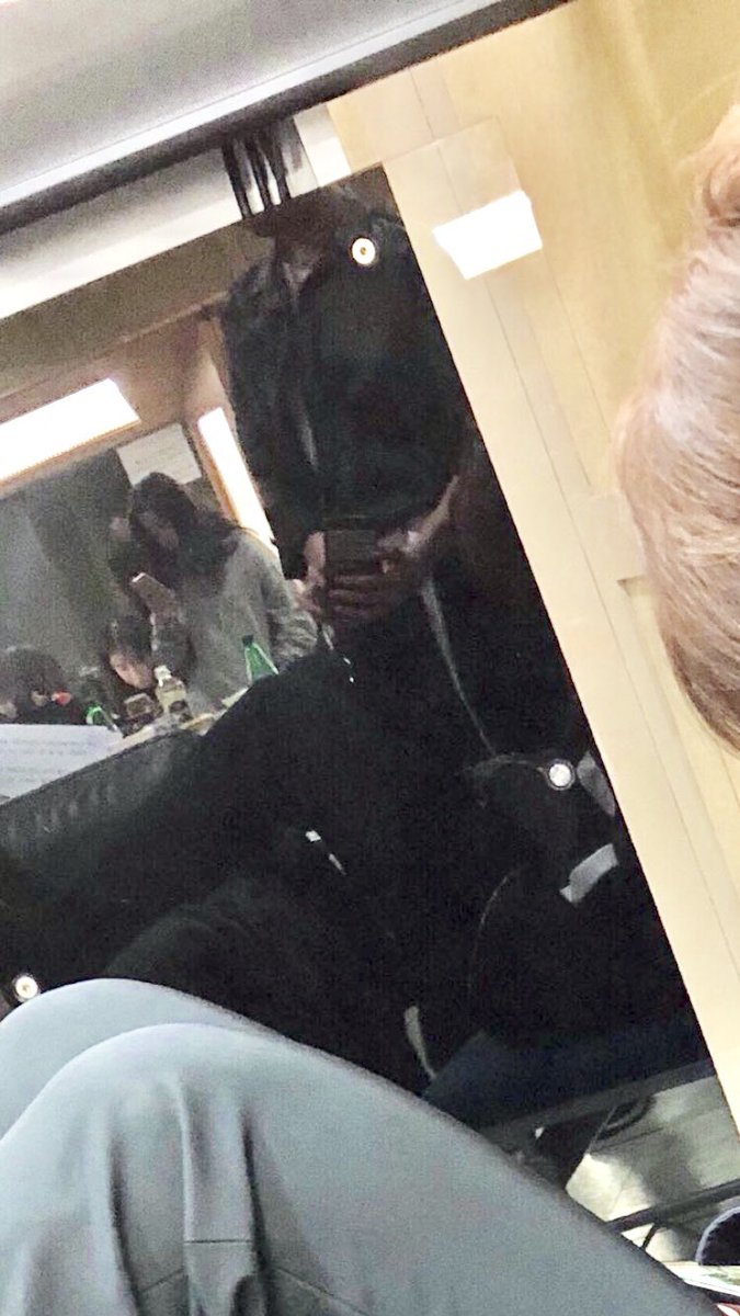 GOT7_nnKPOP's tweet photo. ヨンジェのことを撮るマークが盗撮すぎて怖いんだけどwwwwwwww
#GOT7NOW
#EyesOnYoungjae
#PhotobyMark https://t.co/YvRPo9xf7W
