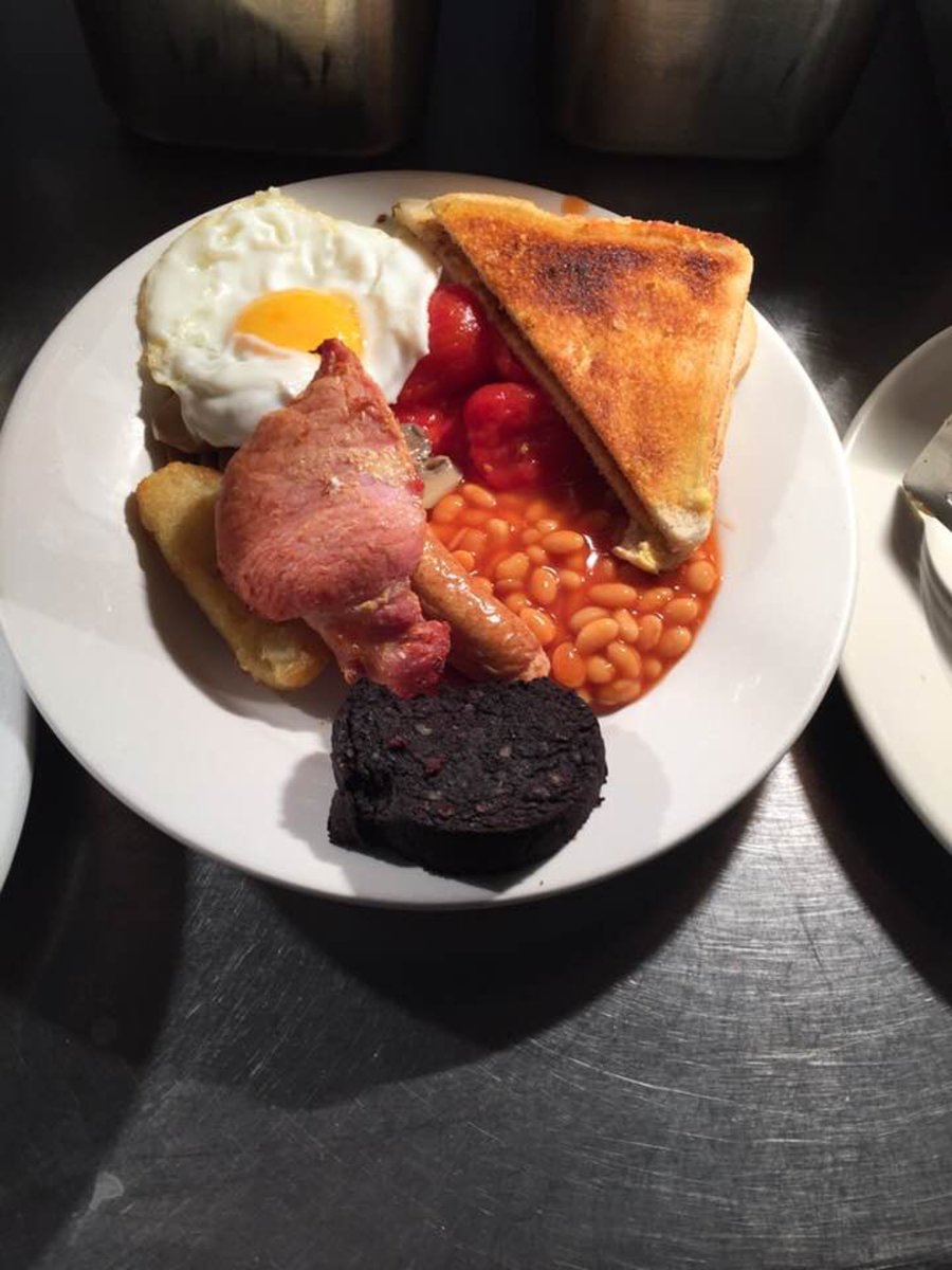 Full breakfast now been served to York’s homeless and less fortunate. Looking lush as always. All served with a smile, kind words and a few laughs. #homelessness #lessfortunate #povery #KEY