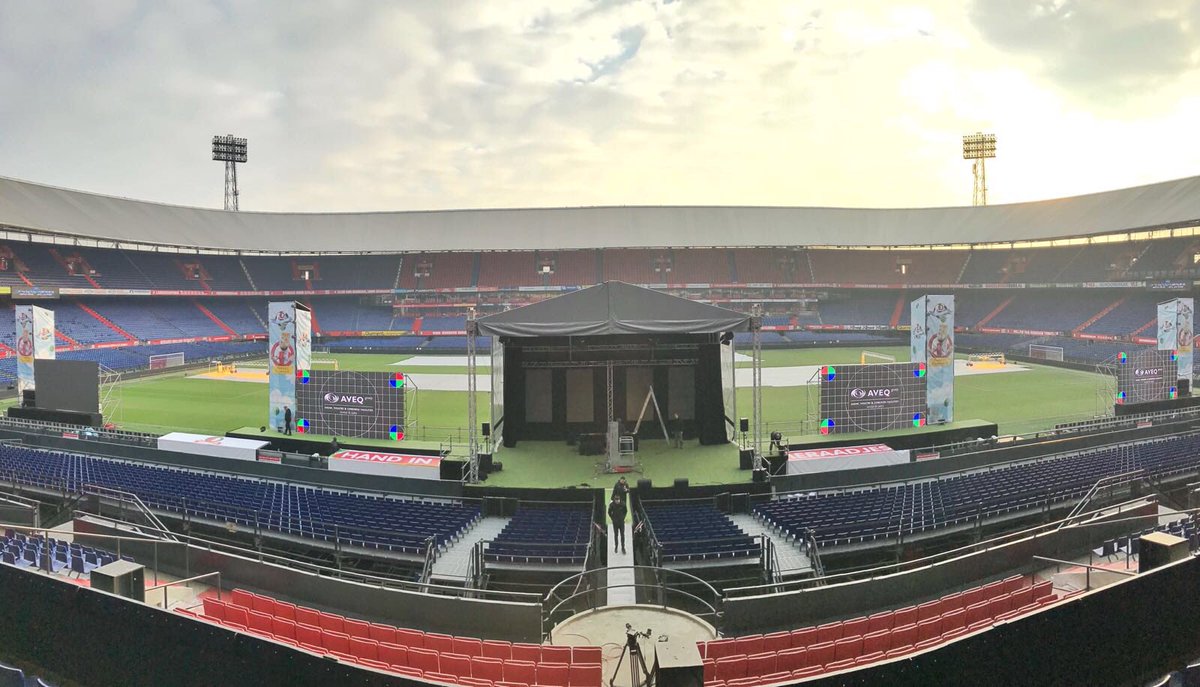 Wat gaan we doen vandaag..? 😏

Tot zo, kameraadjes!