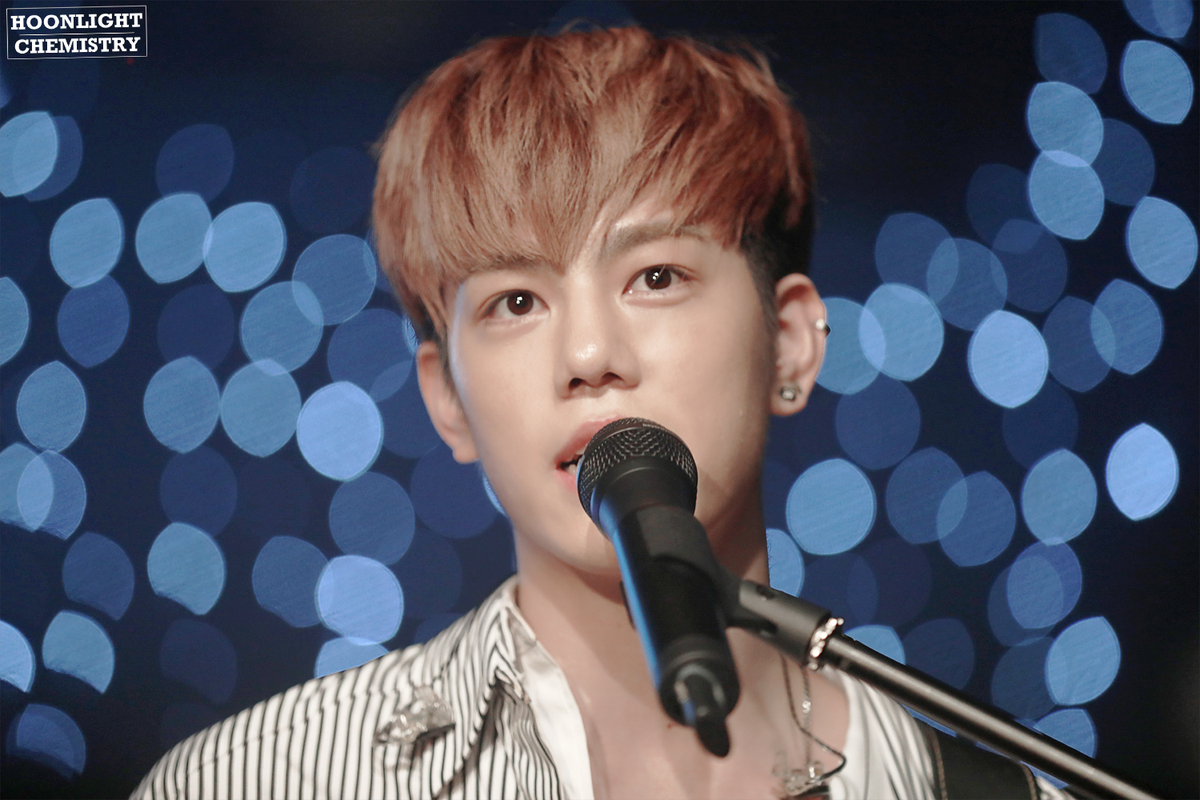 Hoonlight_Chemi's tweet photo. 20180324 Nflying 롤링홀 단독공연

별빛이 내린다~✨✨
훈이 눈에 별빛 한 가득⭐️총총

#차훈 #훈 #chahun #chahoon #엔플라잉 #NFlying #뜨거운감자 @NFlyingofficial https://t.co/Nhm9dY2qaW