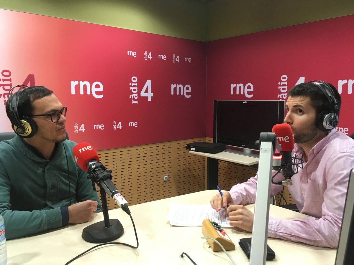 Estamos en directo en <a href="/AmicsIConeguts/">Amics i Coneguts</a> con <a href="/SergiBassolas/">Sergi Bassolas 🎙️📻</a>