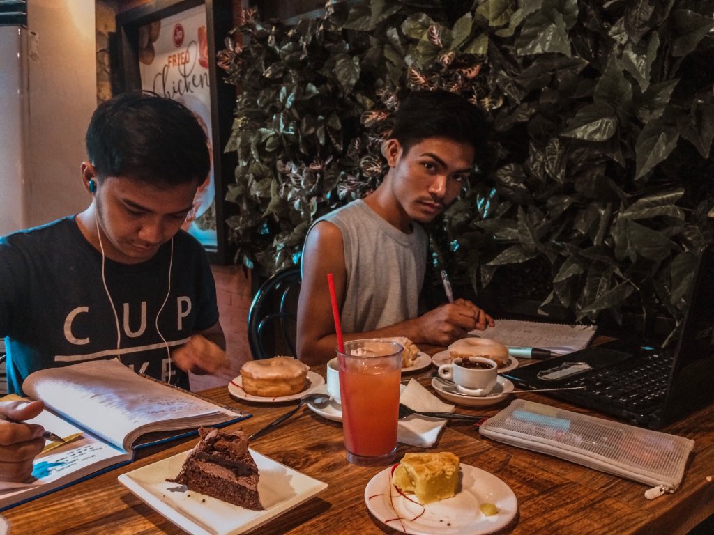 jerryputation's tweet photo. study out 📚🖊
#studious #foodie #maalam #tanginamomaam https://t.co/1tug9DhGH1