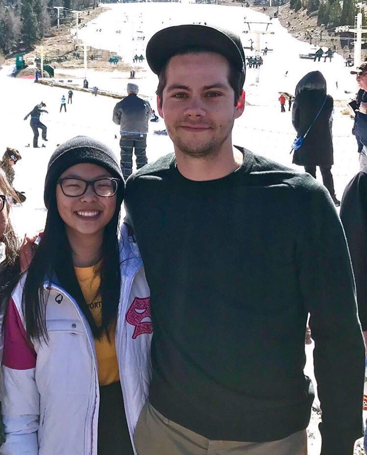 มีแฟนคลับเจอดีแลนที่ยอดเขา Big Bear (แคลิฟอร์เนีย)วันนี้ครับ สงสัยเป็นหมีจริงๆ แต่งตัวชิลเหลือเกินครับ😂 (instagram.com/p/Bgu4mYbnmLZ/) via:dylan-source.tumblr.com/post/172234372…