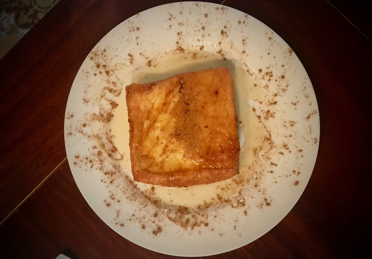 CafeRoyalty's tweet photo. ¡Feliz Domingo de Ramos! En Cádiz arrancamos una intensa semana de procesiones, visitas a monumentos, playas... Para todas las opciones, lo mejor es reponer fuerzas en nuestro restaurante-café, ¿apetece una torrija? De vino o de leche, ambas opciones están deliciosas https://t.co/6yGy7bv7eY