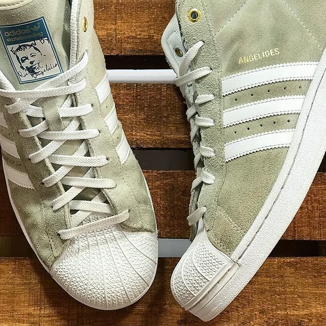sk8shoesba's tweet photo. Adidas Skateboarding Pro Model Angelides
•
#adidasskateboarding #adidasskateboardingargentina #adidasskate #adidasargentina #adidaspromodel #respectyourroots #awaydays •
#sk8shoesba #skateshoes #skatelife #skateboarding #skateboard
•
#rippedlaces #we… https://t.co/8Xb2Xkt4C2 https://t.co/iPwv9oDlLU