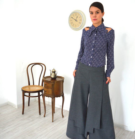 "Why these pants?", some of you may be asking. Because you never know when you'll be lost outdoors and need your high fashion pants to double as a tent. That's why.
piqq.co/?item=57437752…