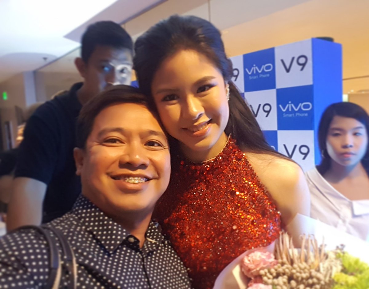I'm so proud of you my dearest <a href="/kissesdelavin/">Kisses Delavin</a> i'm just amazed how you managed to be successful yet full of gratitude...na-appreciate ko yung you made an effort para magsabi sa akin personally ng thank you sa pagpunta at pagsuporta ko. Mabuhay ka! #MakingMEGAwithKissesDelavin