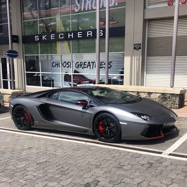 Zero2Turbo's tweet photo. Stunning Pirelli Edition Aventador our and about this weekend in JHB | 📷 via @edward_makwana17 | #ExoticSpotSA #Zero2Turbo #SouthAfrica #Lamborghini #Aventador #PirelliEdition https://t.co/YYz44F0fUQ