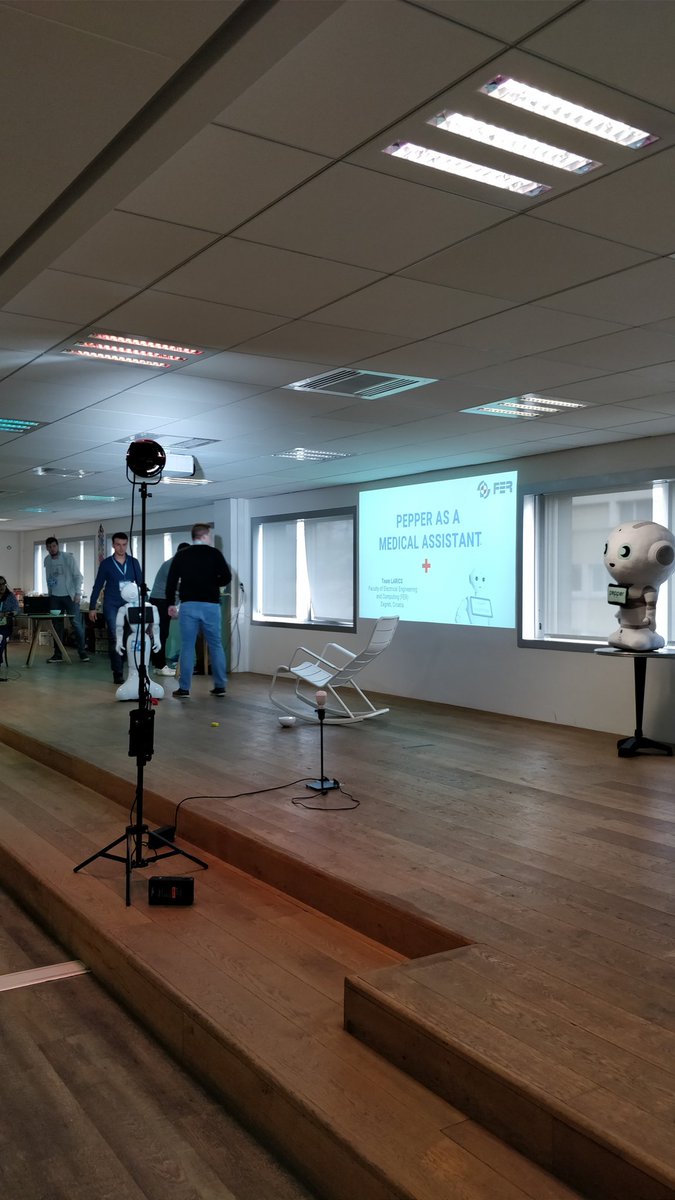 PepperTheRobot's tweet photo. A medical app 🙂 #PepperHackathon2018 https://t.co/LmxKJyPgGI