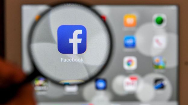 ecuavisa's tweet photo. #TECNOECUAVISA Cuál es el futuro de #Facebook y su negocio tras el escándalo de #privacidad que le hizo perder US$58.000 millones ¡QUÉ!   ➡ https://t.co/trpX9ER4Vr https://t.co/eafibZqDh5