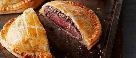 jam1eater's tweet photo. Beef wellingtons- Who loves beef wellington? Who loves individual beef wellingtons?
#beefwellingtons #individuals #weekendcooking #recipe #food #foodie #Sunday https://t.co/wJq6fzU28i https://t.co/USDrQMTOQC