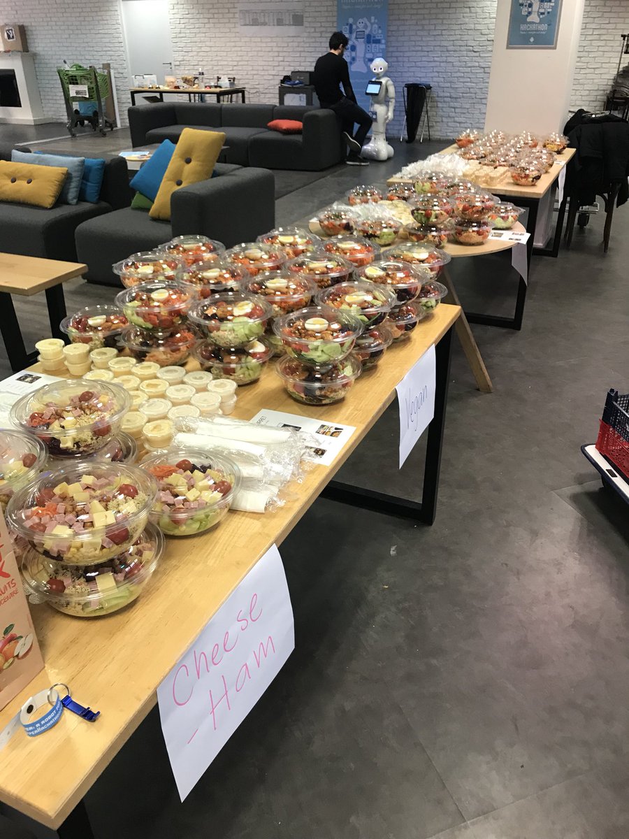 froissant's tweet photo. So. Much. Food. 😍 #PepperHackathon2018 @AvanadeFrance @PepperTheRobot https://t.co/VG7ZiPFEYF