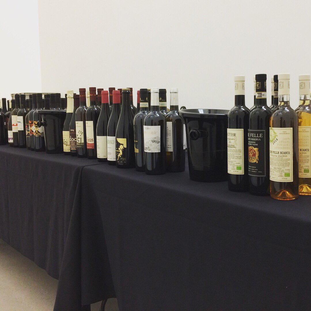 GrapeLiberators's tweet photo. Warming up for our two days of #grapeliberators goodness! @pietrosd @frankstero @SorchaHolloway @amelias_wine @robthefoodie @PBMMW @TweetaDean @joefattorini #naturalwine #winetasting #london #lambeth #winelover #winelovers #winewinewine #italianwine #madeinitaly #winetime https://t.co/C5djYYjhHT