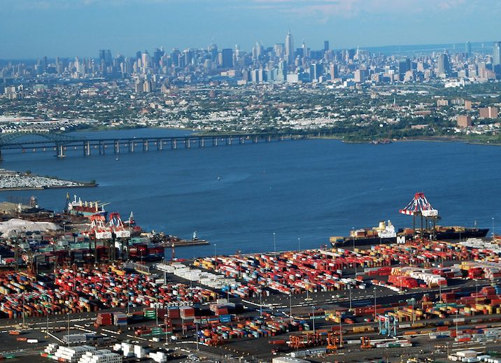 US spending bill includes funding for ports and MARAD dlvr.it/QMJK1h