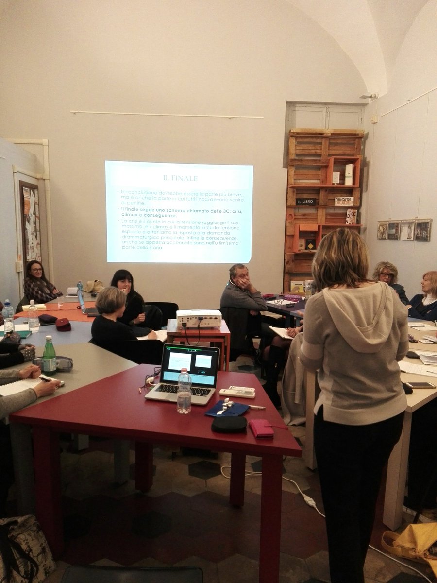 Qui si parla di trama📕 con <a href="/SaraRattaro/">Sara Rattaro</a>. Come si costruisce un finale? Cos'è il climax? Come si dà vita a un personaggio ma soprattutto... Come si pianifica una vendetta? 😎

#laboratoridiscrittura #genova