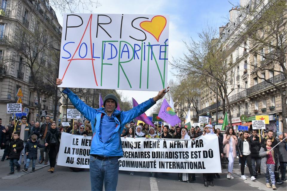 Voltuan's tweet photo. Solidarity with #Afrin #AfrinResists #24mars2018 #ConvergenceOfStruggles / #Voltuan activist @KurdistanAu @institutkurde @AQuatennens @AudreyPulvar @GuillaumeAuda @Clem_Autain @laurencegeai @alancelin @charligarotte @GillesKLEIN @LachaudB @Simonnet2 @DavidCormand @28minutes https://t.co/wdCCIGfPen
