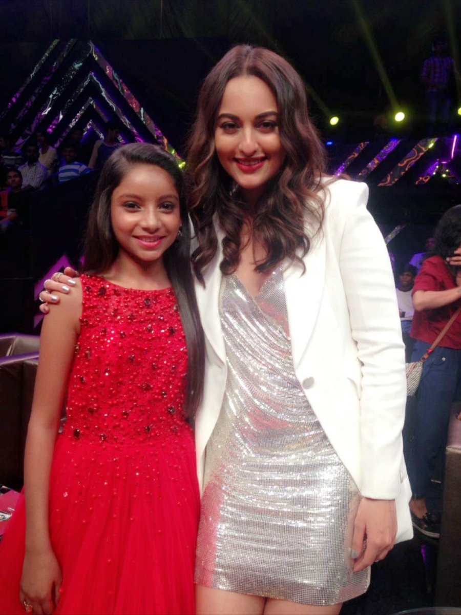 iamsimranraj's tweet photo. #Vemainterihoyi is one the way. 
 #needsupport #needblessings
#dontforgettowatch
#picthrowback #dilhaihindustani
@sonakshisinha mam. ❤️🙏 https://t.co/fve4y475Gl
