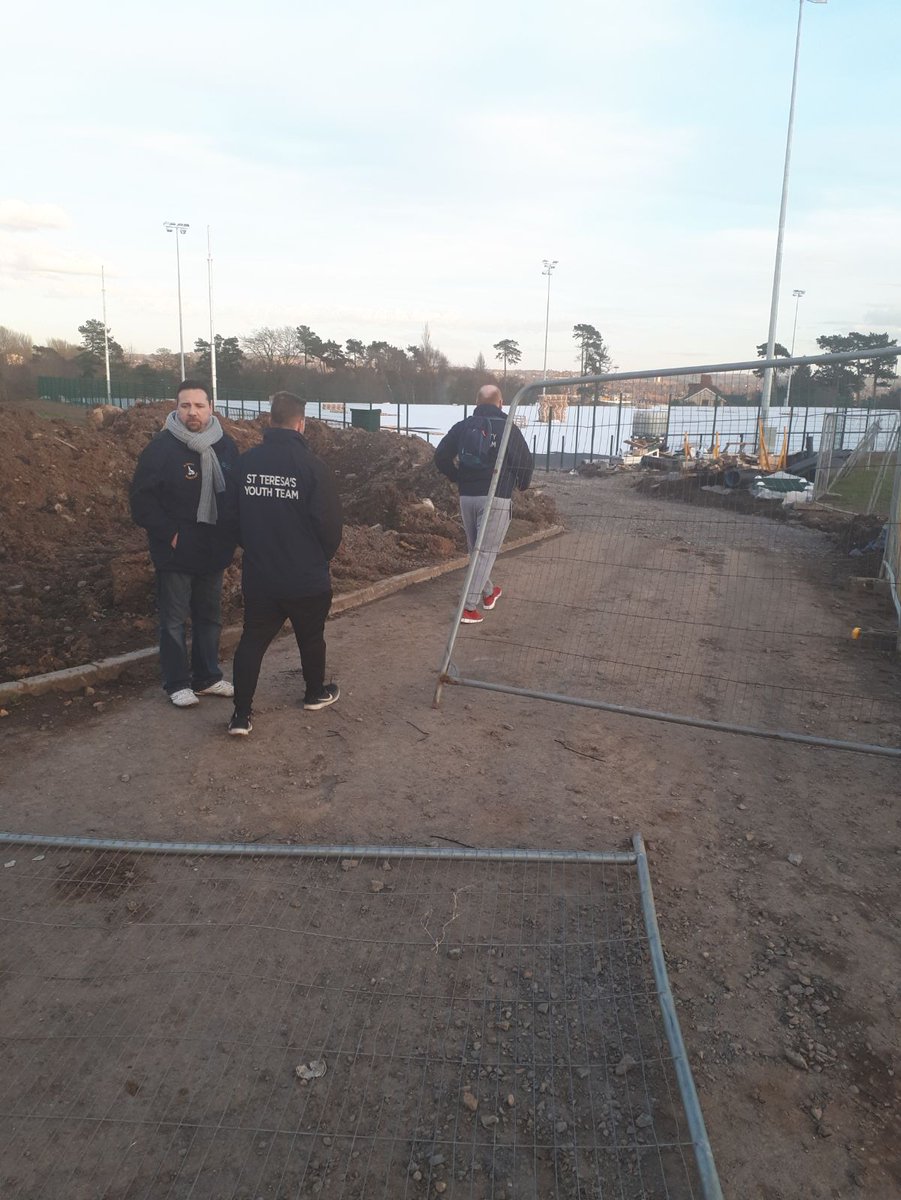 YouthHoly's tweet photo. A difficult and testing night on outreach and detached duties last night in the Falls Park and City Cemetery; with good weather came many issues including fires and an abundance of alcohol. Workers again focused on safety of young people working with Council staff and police. https://t.co/my6qz4e5Yq