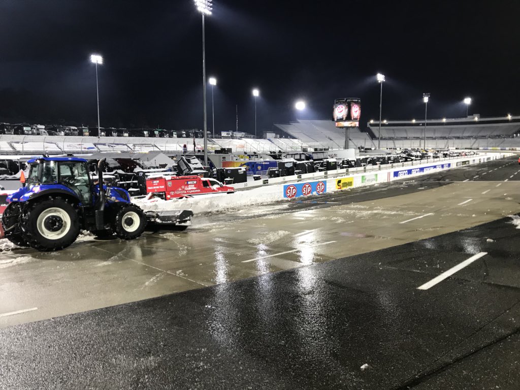 Jeff2051's tweet photo. It race day at Martinsville! https://t.co/pVoWsMRH1s