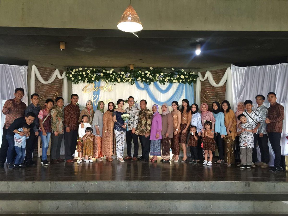 RidwanFirmawan's tweet photo. Supandi's Family 24-03-2018
#engagement https://t.co/pV8oR6Pe3q
