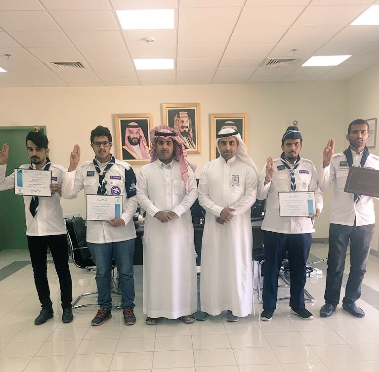 tvtc_g_alrass's tweet photo. كرم سعادة العميد م. صالح الحوشاني جواله الكلية التقنية ب #الرس على مشاركتهم الفعالة في معرض  #يقظ للتوعية بمخاطر المخدرات. https://t.co/vDLAW6FzN7