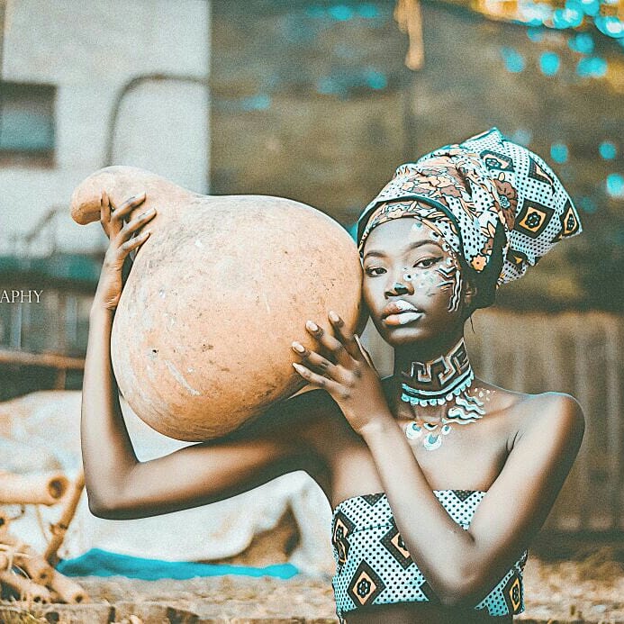 TINTEDhuman254's tweet photo. #crazymakeup
#bodyart
#artistic 
#Kenya https://t.co/HNYUqS1E0q