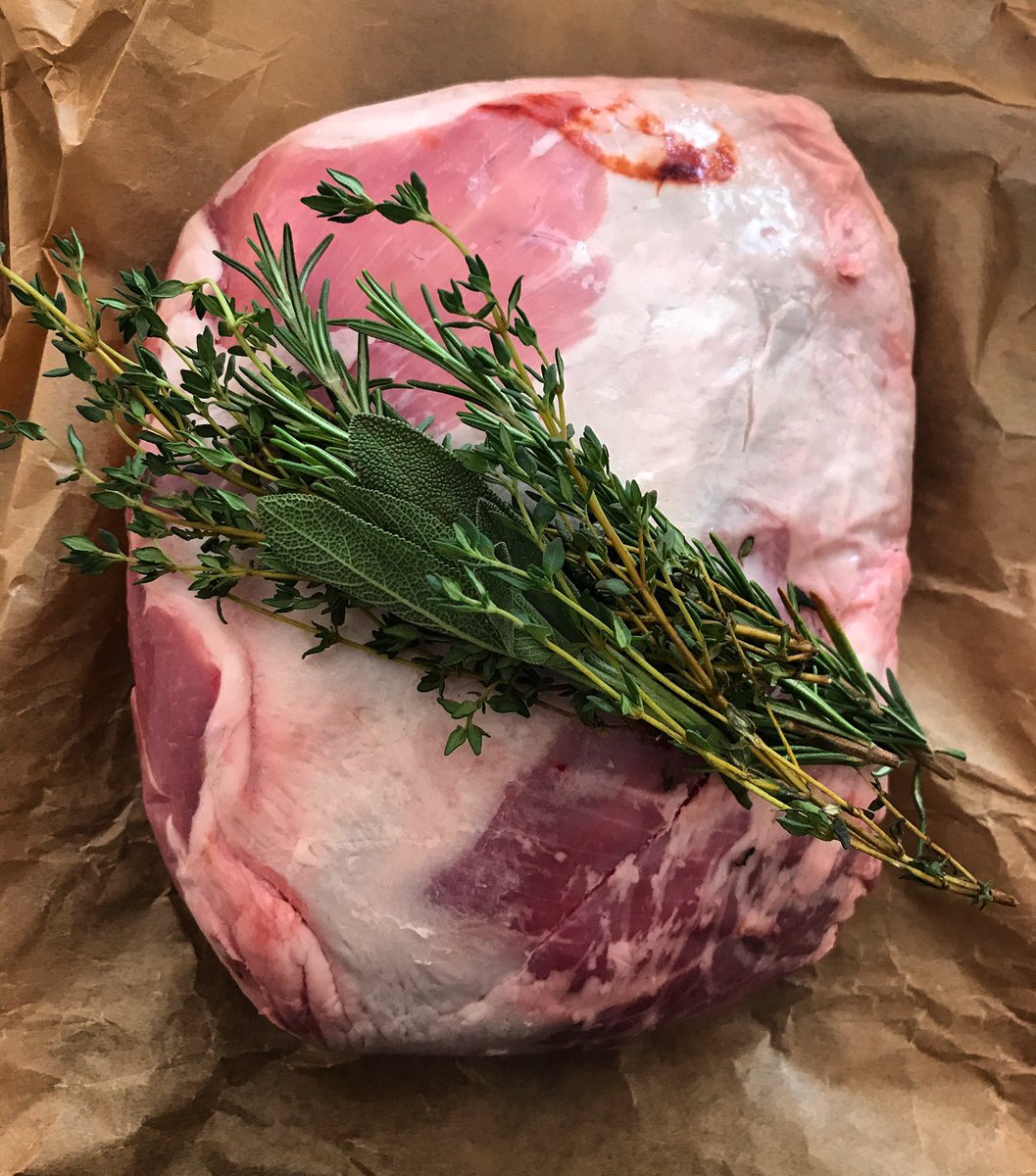 markjamesmunro's tweet photo. Lamb shoulder #awesomecut #sundayroast #askforrecipes #kitchen29 ๐ผ https://t.co/GCEvVRxIIF