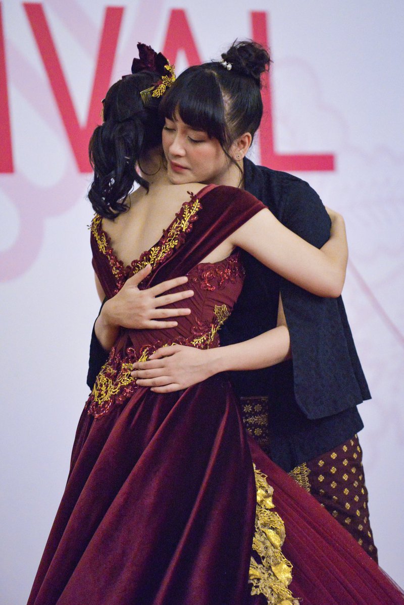 Terima kasih sudah mempertemukan kami &amp; membentuk keluarga ini, semoga sukses untukmu dimanapun kamu berada nanti 😊 @kinalJKT48
Pict : credit to uploader
