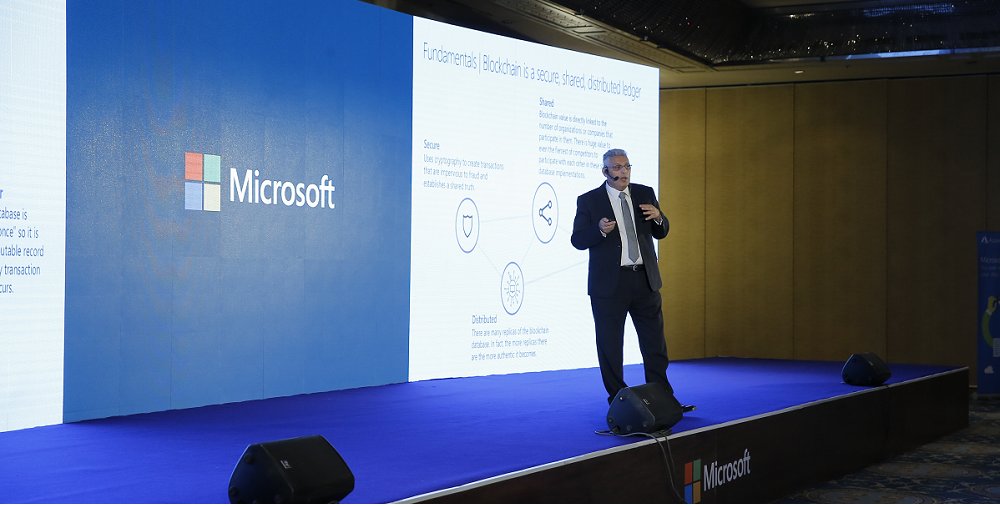 MicrosoftEgypt's tweet photo. جمال شنودة من شركاء مايكروسوفت @HITStechnology يشرح لنا حلول Blockchain من مايكروسوفت و ازاي ممكن تساعد شركتك. لمعلومات أكتر عن Azure زوروا الرابط ده
https://t.co/nZ843Z13GL
#AzureEG https://t.co/kbzvPLsF0e