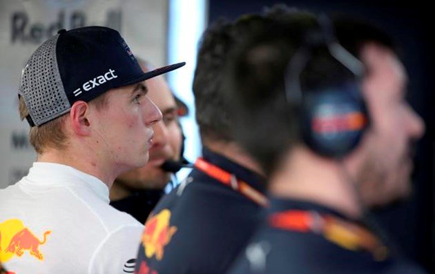 Vettel holds off Hamilton to win Australian GP.  ottawamatters.com/world-news/vet… https://t.co/LNmHSUsRkh