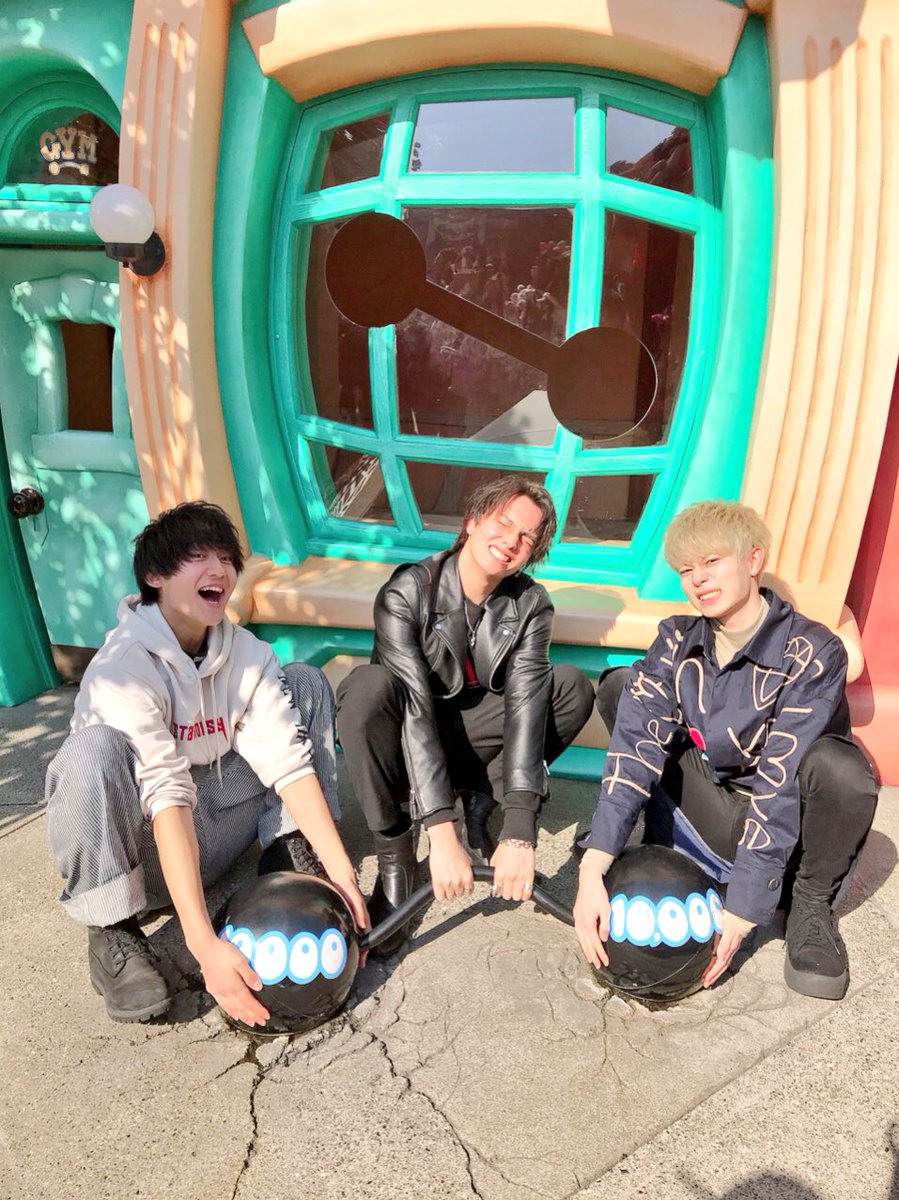 Bhandari_Asaya's tweet photo. おんだりみき in ディズニーランド🏰🐭 https://t.co/k5vuvWBtwg