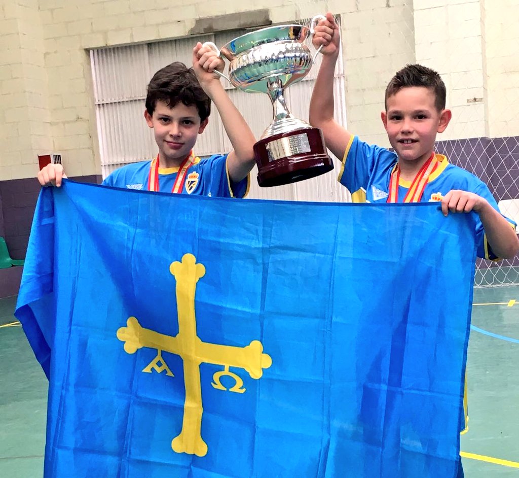 RealOviedo's tweet photo. Enhorabuena a nuestros benjamines Enzo y Marcos, Campeones de España con la Selección Asturiana 🏆💙👏 #CanteraRO #RealOviedo https://t.co/cN6p48iZ7M